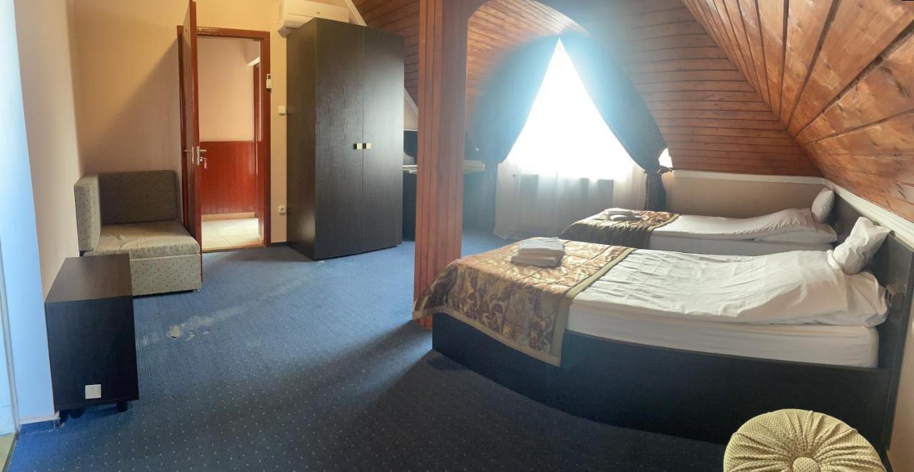 Hajdúszoboszló Karikas Hotel מראה חיצוני תמונה