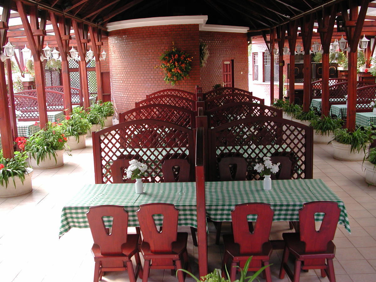 Hajdúszoboszló Karikas Hotel מראה חיצוני תמונה