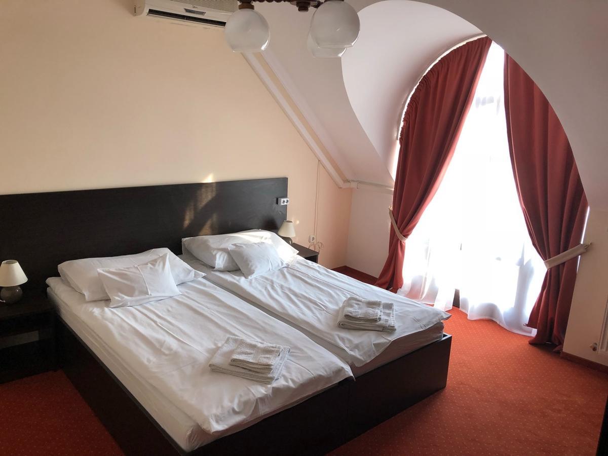 Hajdúszoboszló Karikas Hotel מראה חיצוני תמונה